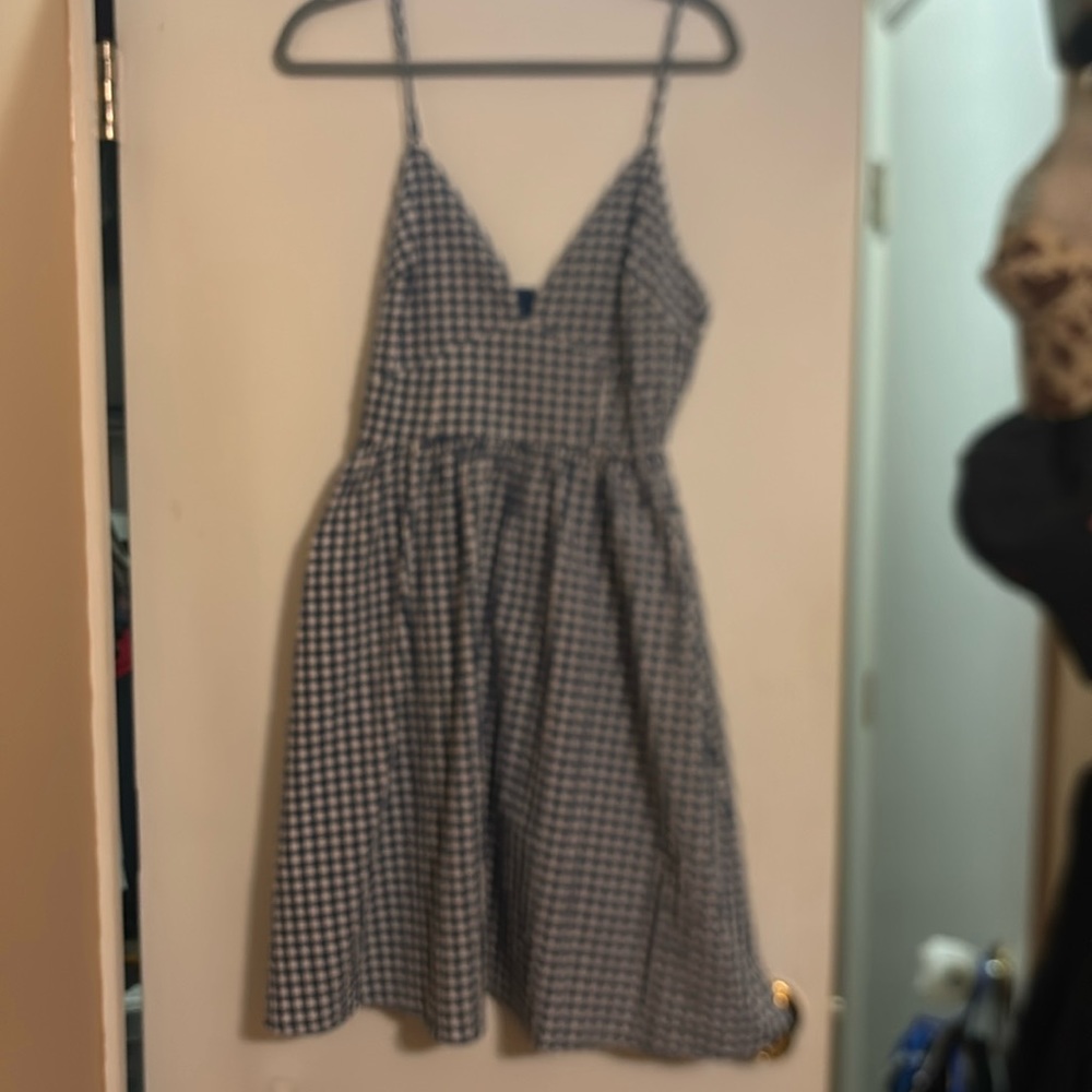 Checkered altard state dress medium. Worn once. Good condition.
